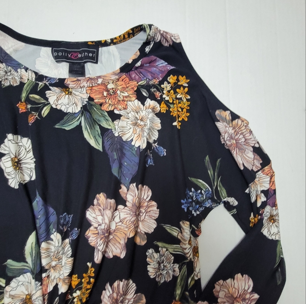 Floral Top - Picture 4 of 10